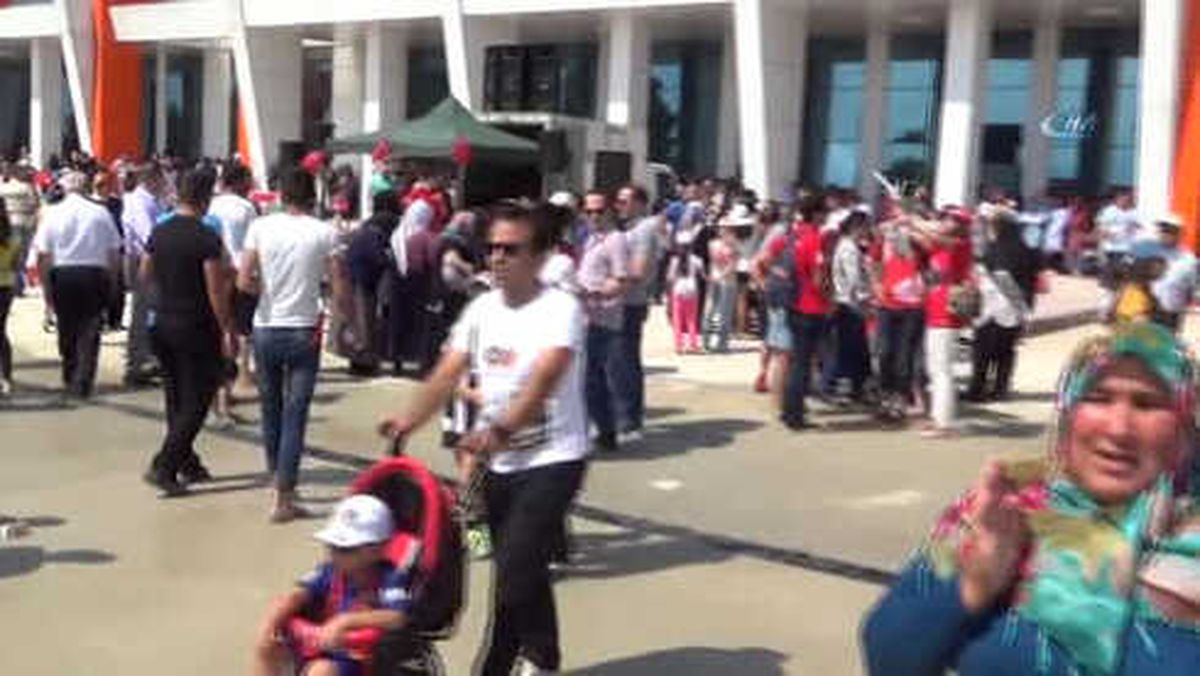 Türk Yıldızları'ndan Yalvaç'ta Nefes Kesen Gösteri