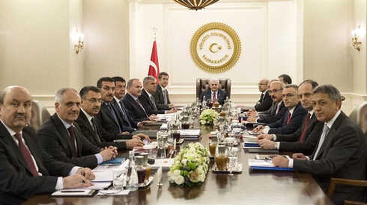Ekonomide 8 Bakanlık Birleştirilerek 4 Yeni Bakanlık Oluşturuldu