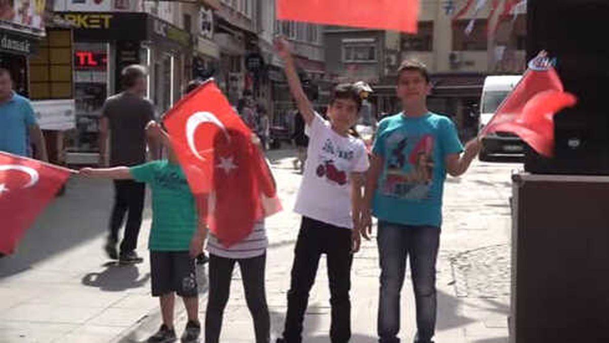 Kasımpaşa'da Cumhurbaşkanı Erdoğan'ın Yemini Coşkuyla İzlendi