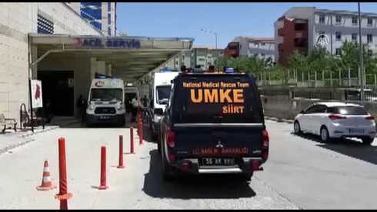 Şirvan'da Belediye Kamyonu Devrildi: 2 Yaralı