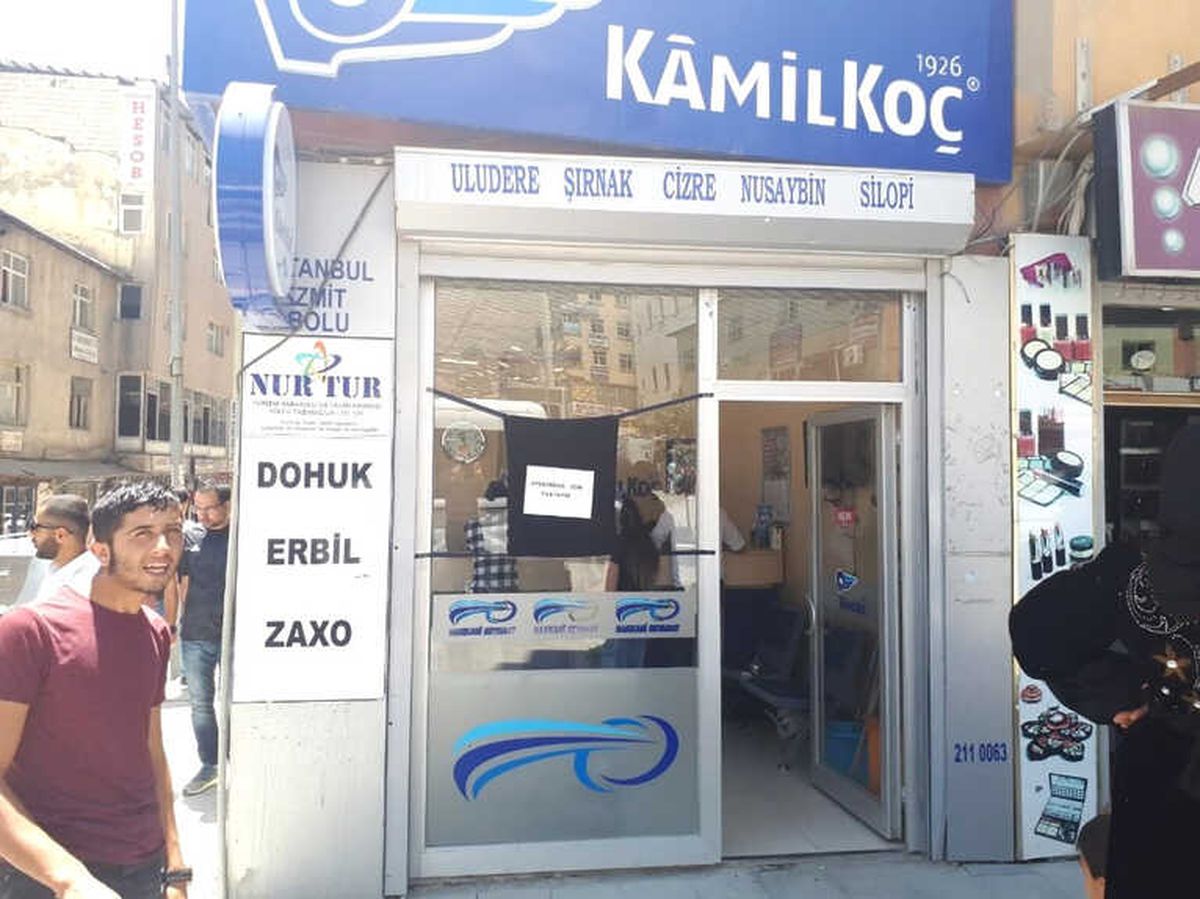 Tekirdağ'daki Tren Kazası İçin Esnaf 'Siyah Bez' Astı
