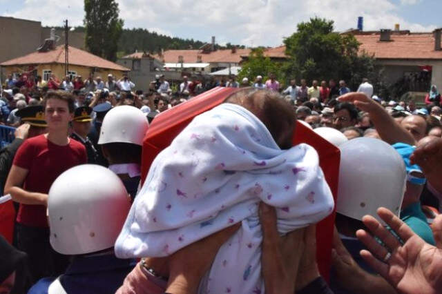 Konyalı Şehit Uzman Çavuş'u, 5 Bin Kişi Uğurladı