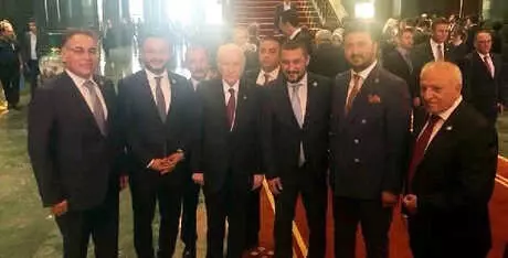 Külliye'de, Bahçeli ile AK Parti'lilerin 'İttifak' Fotoğrafı