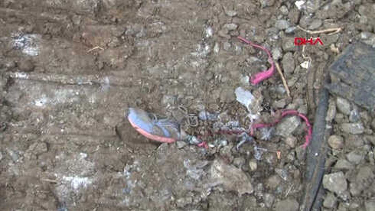 Tekirdağ Tren Faciasında Ölenlerin 6'sı Çocuk, Geriye Pembe Ayakkabı Kaldı
