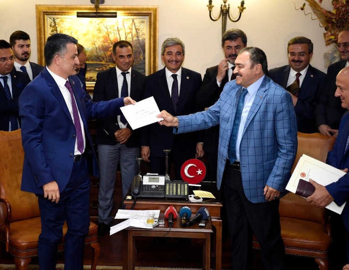 Veysel Eroğlu Görevi Tarım ve Orman Bakanı Bekir Pakdemirli'ye Devretti