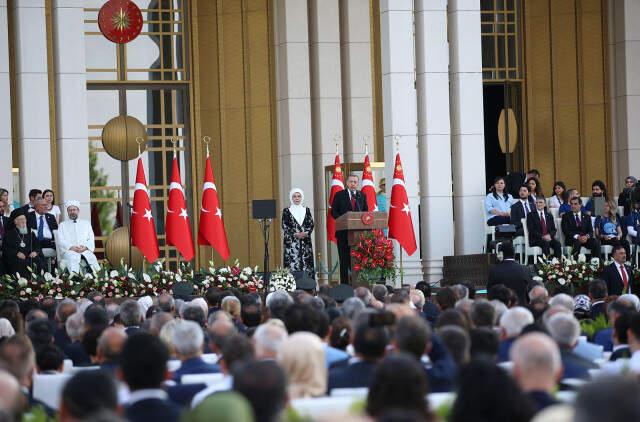 Yeni Sistem Kabinesi Netleşti! Bakanlar Kurulu'nun Eğitim Geçmişleri Merak Konusu Oldu