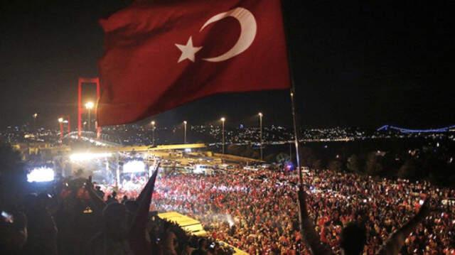 15 Temmuz'da, Külliye'deki Direnişe Ait Yeni Görüntüler Ortaya Çıktı! Silahlar İşte Böyle Dağıtılmış
