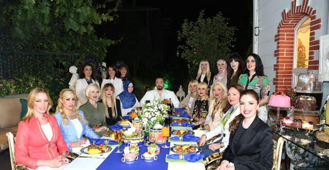 Adnan Oktar'ın Başı Kapalı Kediciği Serap Akıncıoğlu ve Ayça Gökçaylar Firar Etti