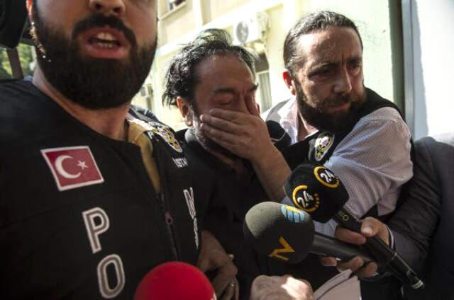 Gözaltı Kararını Kutlayan Eski Kedicik Ceylan Özgül'den Şok itiraf: Adnan Oktar 7 yaşındaki kızı taciz etti