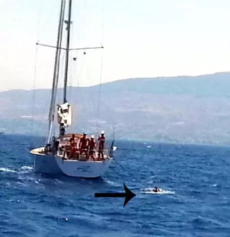 Lastik Botla İstanköy Adası'na Kaçmak İsterken Yakalandılar