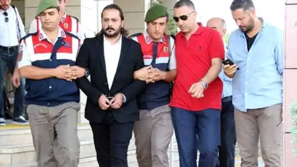 3 Kişinin Ölümüne Neden Olan Yazar Emrah Serbes 13 Yıl 4 Ay Hapis Cezası Aldı 3 Kişinin Ölümüne Neden Olan Yazar Emrah Serbes 13 Yıl 4 Ay Hapis Cezası Aldı