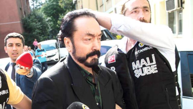 Adnan Oktar'a Yönelik Operasyonda 2 Polisin de Gözaltına Alındığı Ortaya Çıktı