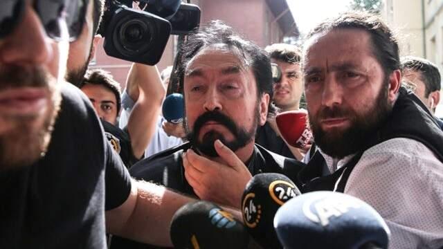 Adnan Oktar'ın Örgütünden Gözaltına Alınan Kişiler, 'Bir Kadına 20 Kişi Tecavüz Ediyordu' Dedi