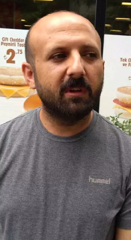 Atm'ye Kart Kopyalama Cihazı Yerleştirirken Yakalandı