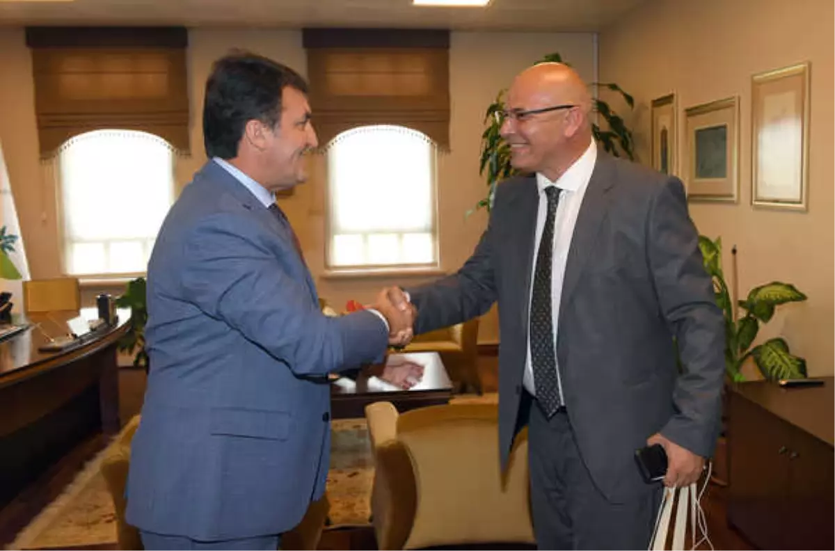 Başkan Dündar'a 'Kardeş' Ziyareti