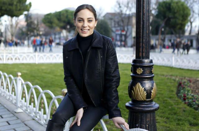 Can Bonomo İle Evlenen Öykü Karayel Kimdir?