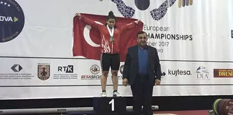 Dilara Narin Bronz Madalya Aldı