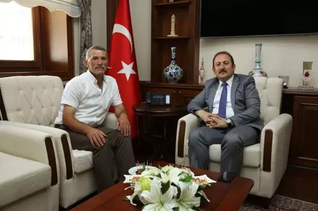 Göksunlu Şehit Babası Mehmet Arslan, Vali Ali Hamza Pehlivan'ı Ziyaret Etti