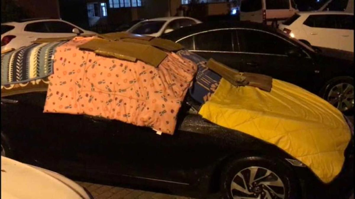 Beklenen Dolu Yağışı İstanbul'u Vurdu