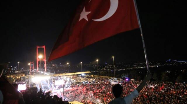 Başkan Erdoğan, 15 Temmuz Şehitler Köprüsü'nde Düzenlenecek Yürüyüşe Katılacak