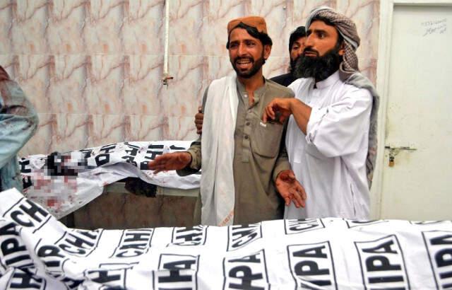 Pakistan'da İki Mitingde Bombalı Saldırı: 132 Ölü