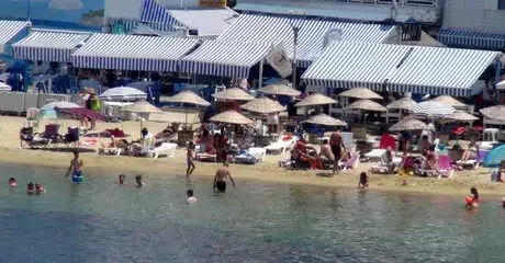 2 Bin 500 Kişinin Yaşadığı Adada 100 Bin Kişi Tatil Yapıyor