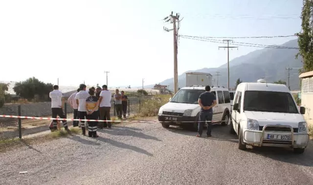 Fethiye'de Derede Asılı Erkek Cesedi Bulundu