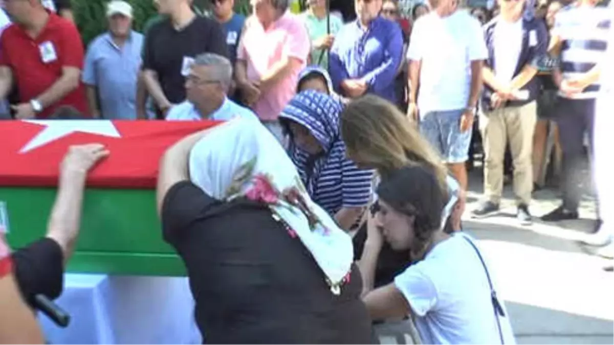 Ölümüyle Bodrum'u Üzen Trafik Polisi Son Yolculuğuna Uğurlandı