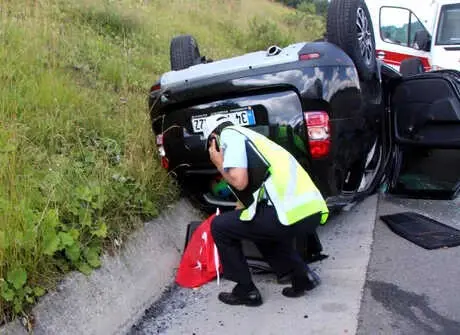 Otomobilin Çarptığı Cip, Takla Attı: 5 Yaralı