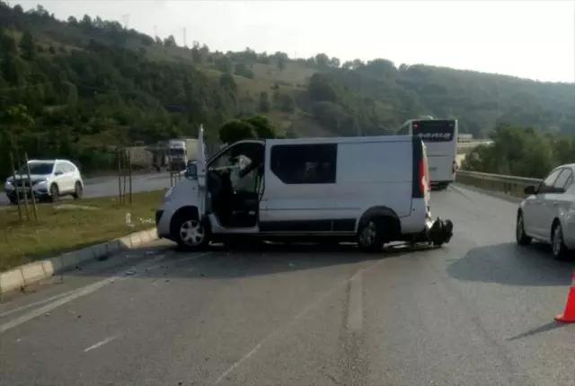 Samsun'da Minibüs Bariyere Çarptı: 2 Ölü, 9 Yaralı