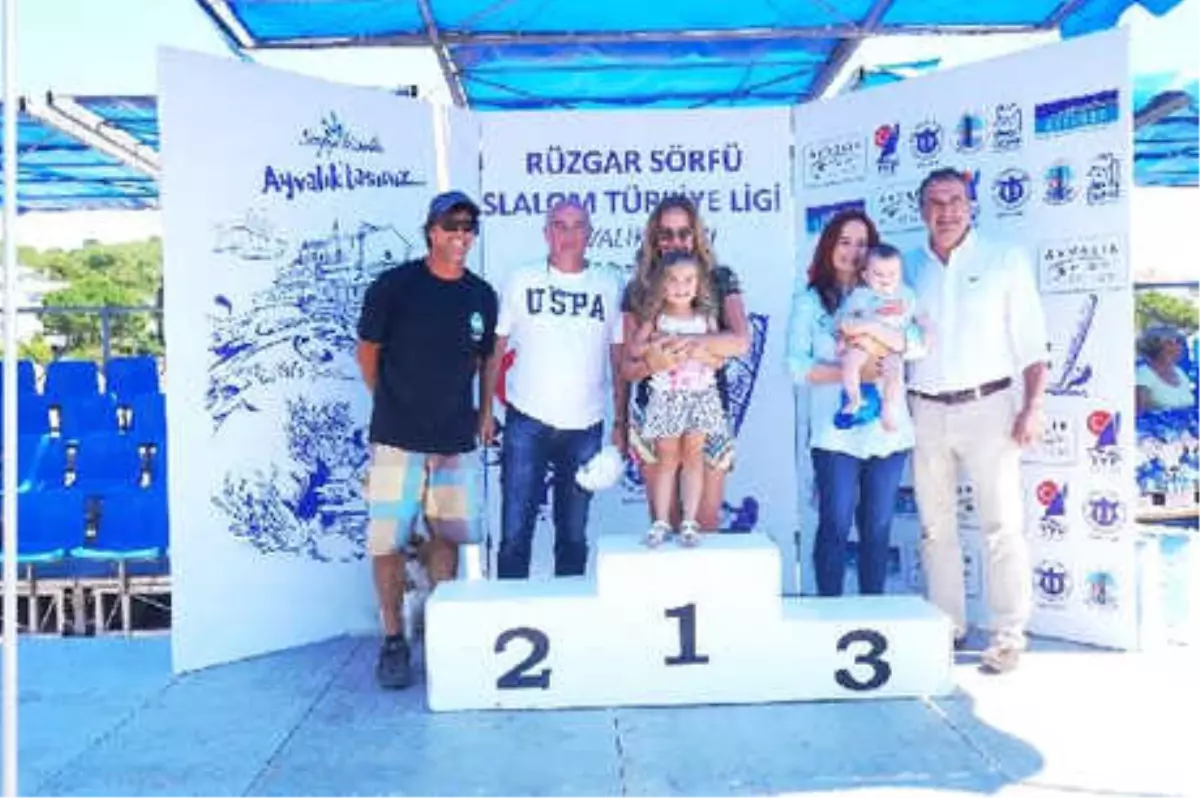 Ayvalık'ta Düzenlenen Sörf Yarışları Sona Erdi