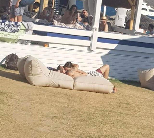 Çiçeği Burnunda Evliler Öykü Karayel ve Can Bonomo Balayında Aşka Geldi