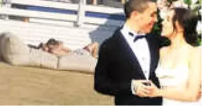 Çiçeği Burnunda Evliler Öykü Karayel ve Can Bonomo Balayında Aşka Geldi Çiçeği Burnunda Evliler Öykü Karayel ve Can Bonomo Balayında Aşka Geldi