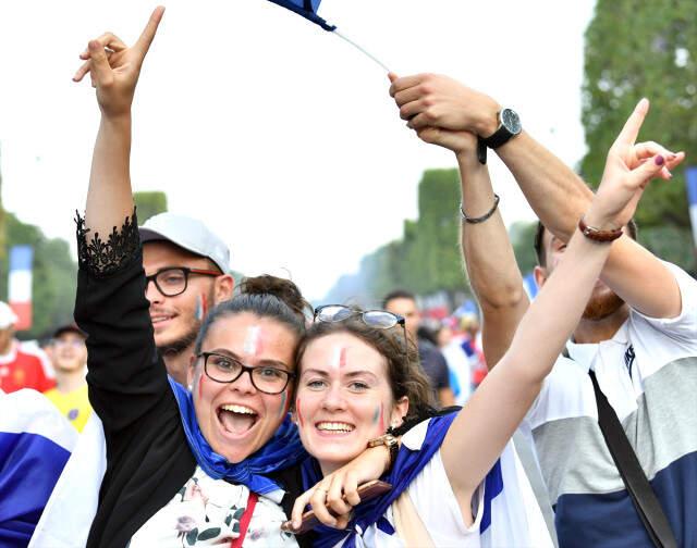 Dünya Kupası Zaferiyle Fransız Taraftarlar Sokaklara Döküldü