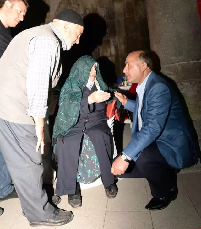 Erzurum'da Şehit Aileleri ve Gaziler 15 Temmuz Yemeğinde Buluştu Erzurum'da Şehit Aileleri ve Gaziler 15 Temmuz Yemeğinde Buluştu