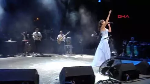 Muğla Bodrum Antik Tiyatro’da Funda Arar Rüzgarı Esti