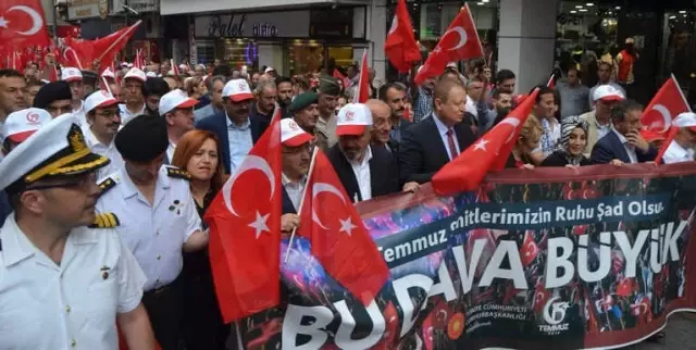 Trabzon'da 15 Temmuz Yürüyüşü Trabzon'da 15 Temmuz Yürüyüşü