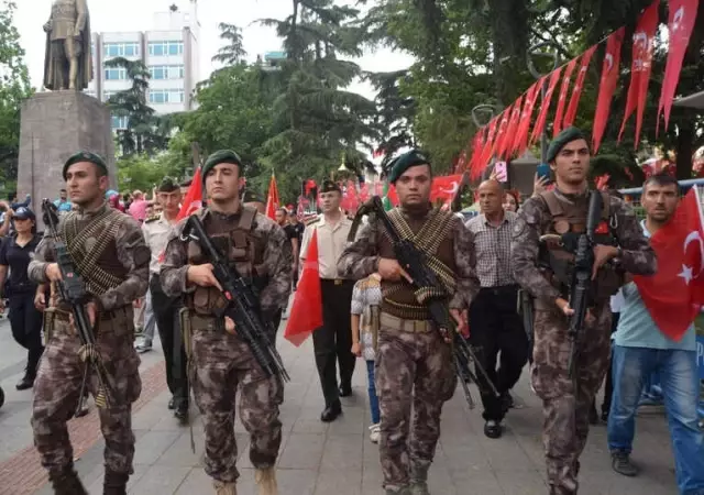 Trabzon'da 15 Temmuz Yürüyüşü Trabzon'da 15 Temmuz Yürüyüşü