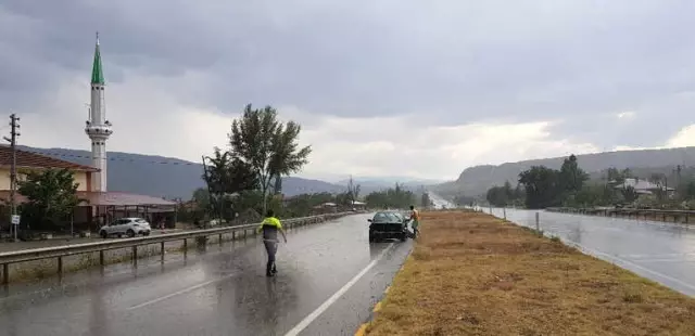 Trafik Kazasında Aynı Aileden 4 Kişi Yaralandı