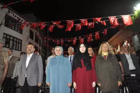 Van, Bitlis ve Hakkari'de '15 Temmuz' Şehitleri İçin Anma Programları Düzenlendi Van, Bitlis ve Hakkari'de '15 Temmuz' Şehitleri İçin Anma Programları Düzenlendi