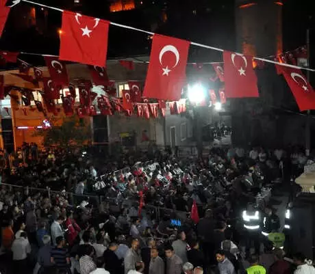 Van, Bitlis ve Hakkari'de '15 Temmuz' Şehitleri İçin Anma Programları Düzenlendi Van, Bitlis ve Hakkari'de '15 Temmuz' Şehitleri İçin Anma Programları Düzenlendi