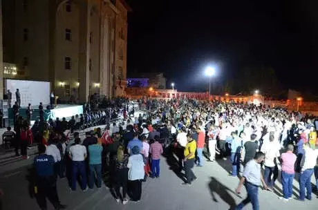 Van, Bitlis ve Hakkari'de '15 Temmuz' Şehitleri İçin Anma Programları Düzenlendi Van, Bitlis ve Hakkari'de '15 Temmuz' Şehitleri İçin Anma Programları Düzenlendi