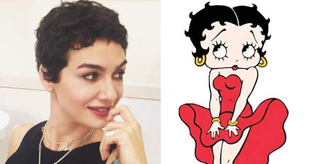 Birce Akalay'ın Annesiyle Birlikte Fotoğrafı Sosyal Medyada Çok Konuşuldu