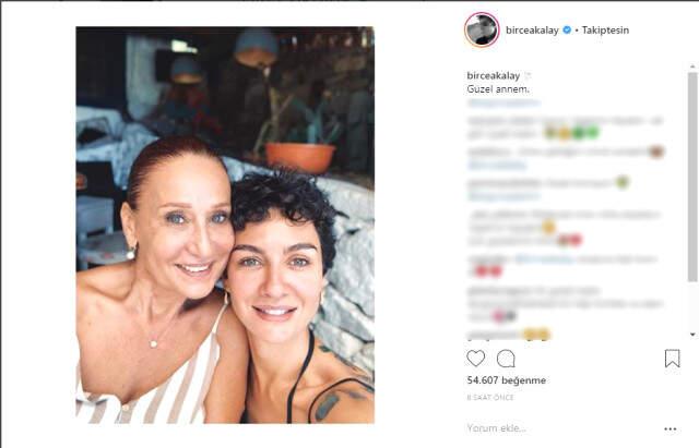 Birce Akalay'ın Annesiyle Birlikte Fotoğrafı Sosyal Medyada Çok Konuşuldu
