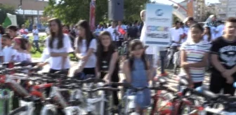 Büyükşehir, Öğrencilere 300 Adet Bisiklet Dağıttı