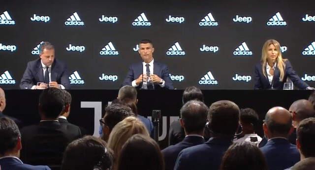 Cristiano Ronaldo, İtalyan Devi Juventus'a İmza Attı