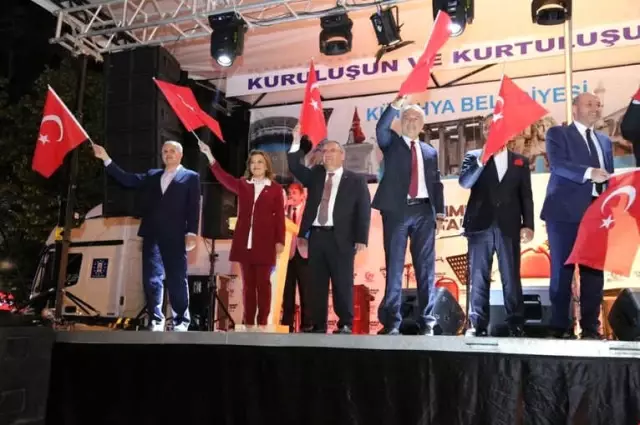 Kütahyalılar, 15 Temmuz'un İkinci Yıl Dönümünde Zafer Meydanı'nda Buluştu Kütahyalılar, 15 Temmuz'un İkinci Yıl Dönümünde Zafer Meydanı'nda Buluştu