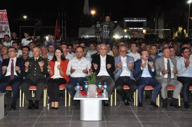 Manisalılar 15 Temmuz'da Yine Meydanı Doldurdu