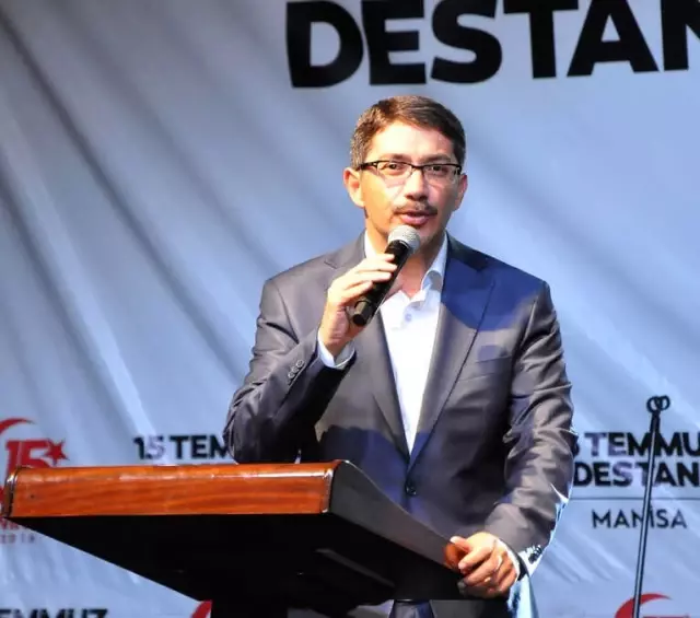 Manisalılar 15 Temmuz'da Yine Meydanı Doldurdu