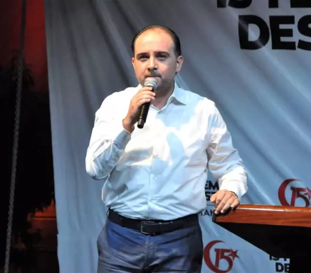 Manisalılar 15 Temmuz'da Yine Meydanı Doldurdu